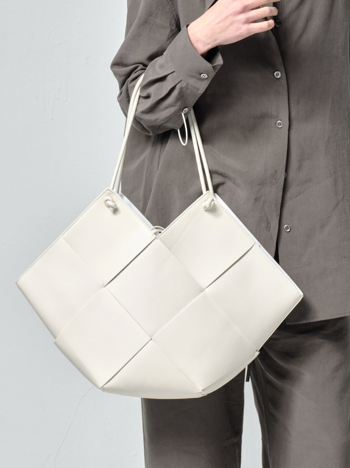 Bob Oré Taylor Contexture Leather Bag Review: Is Their Best-Seller Worth It?